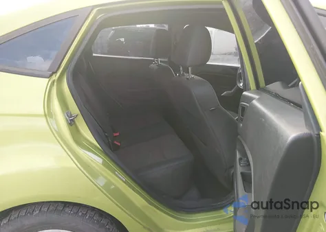 2013 Ford Fiesta Se z USA, uszkodzony, nr VIN 3FADP4BJ0DM142741